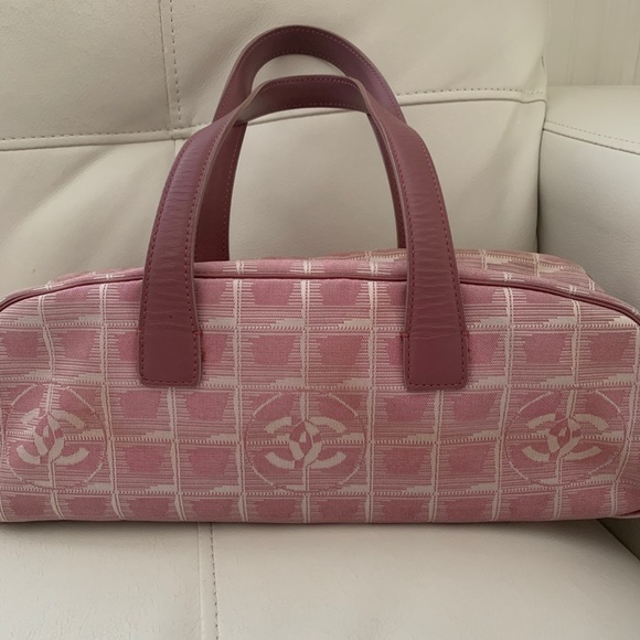 CHANEL PURSE - Picture 9 of 11